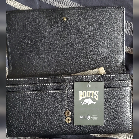 Roots wallet - Picture 6 of 7